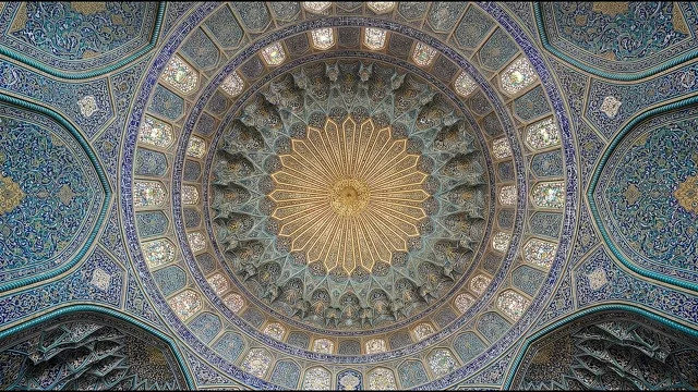 Dome of Light — Safavid Muqarnas Ceiling